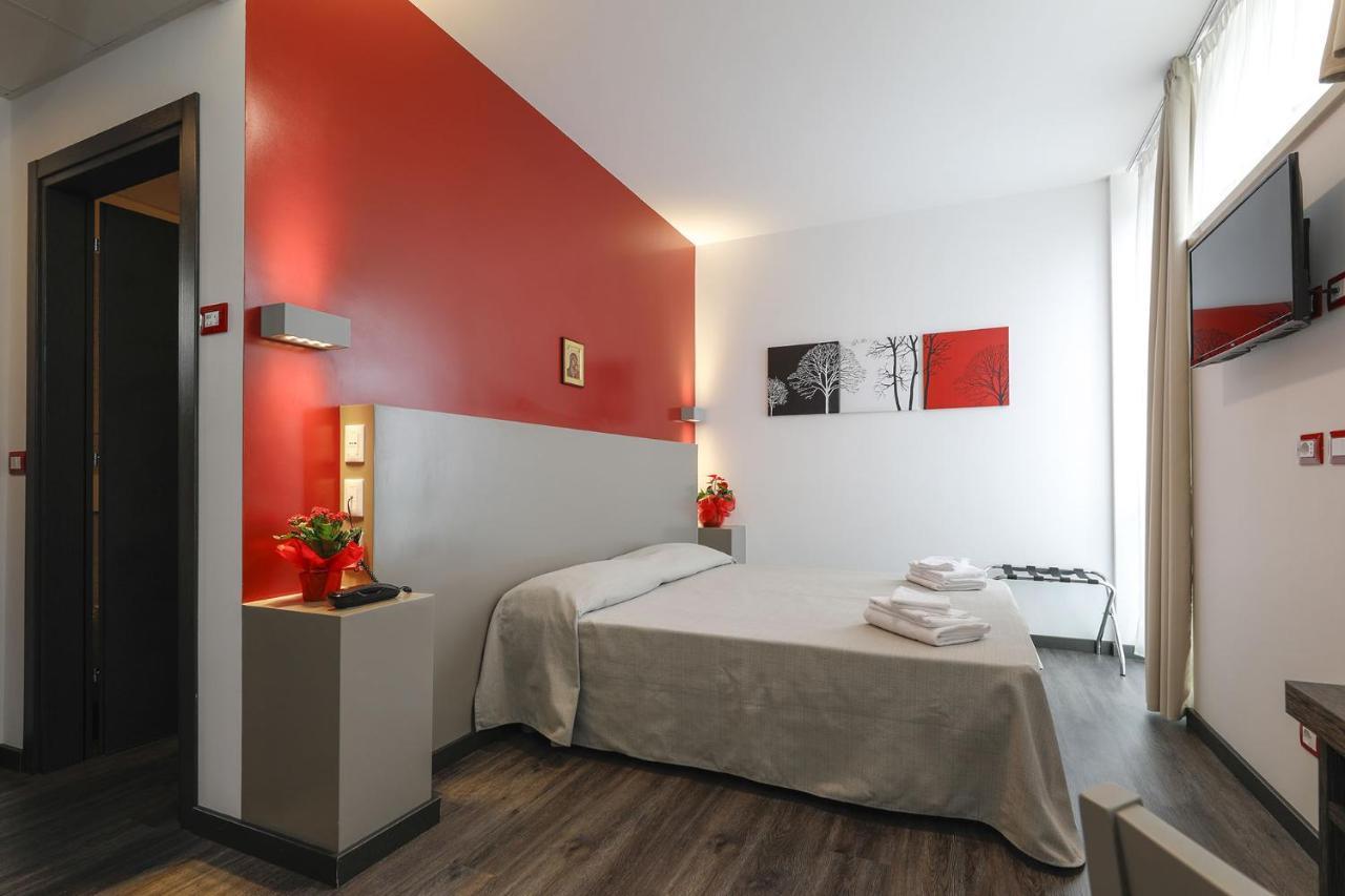 Casa Per Ferie San Juan De Avila Rome Exterior photo